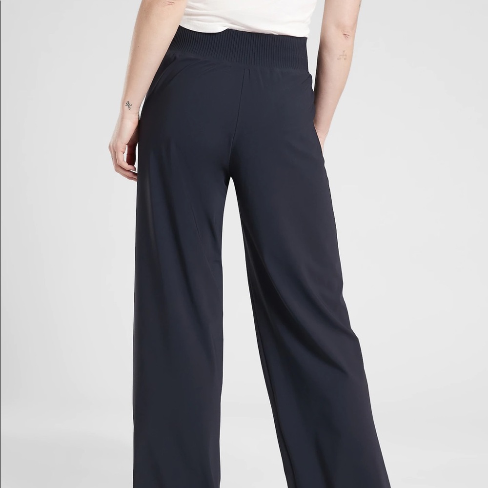 NWT Navy Athleta Cosmic Pant—S